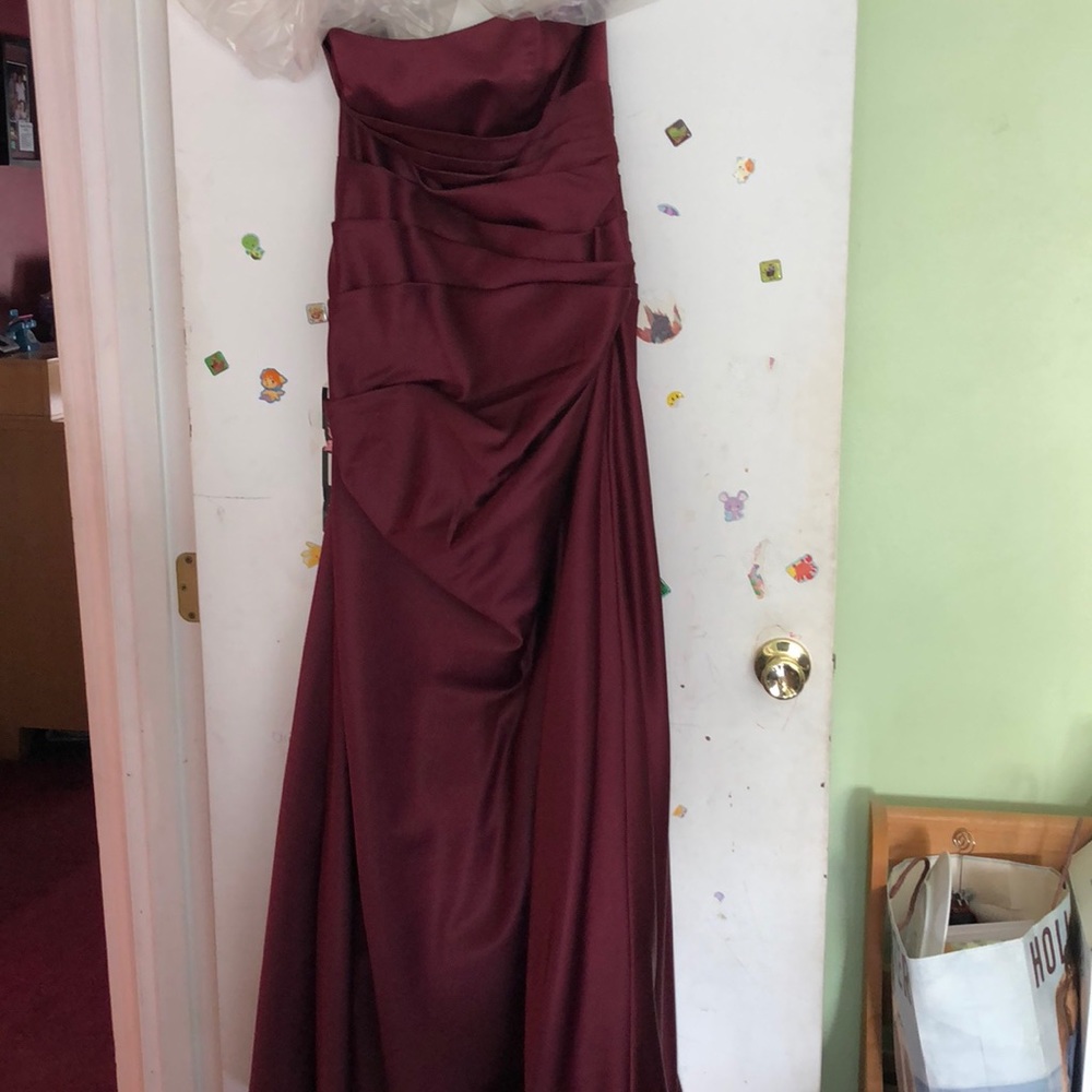 David’s Bridal size 8 wine colored prom dress
